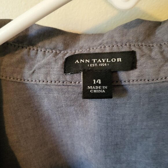 Ann Taylor casual button-down shirt - Picture 3 of 4